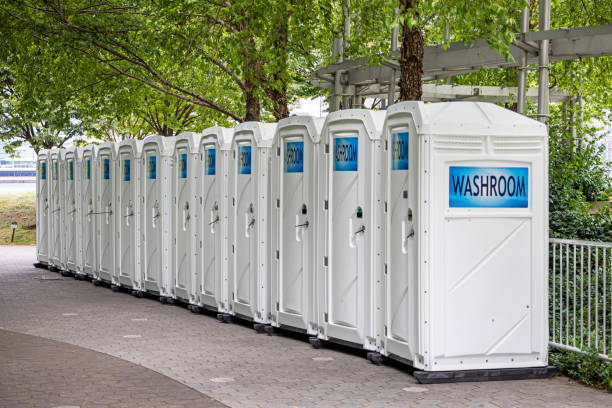 Best Porta potty rental near me  in Tamiami, FL